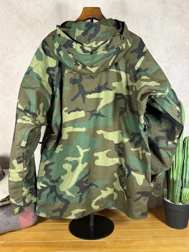 Vintage US Army ECWCS Gen 1 Woodland Camo Goretex Parka Large Regular image 2