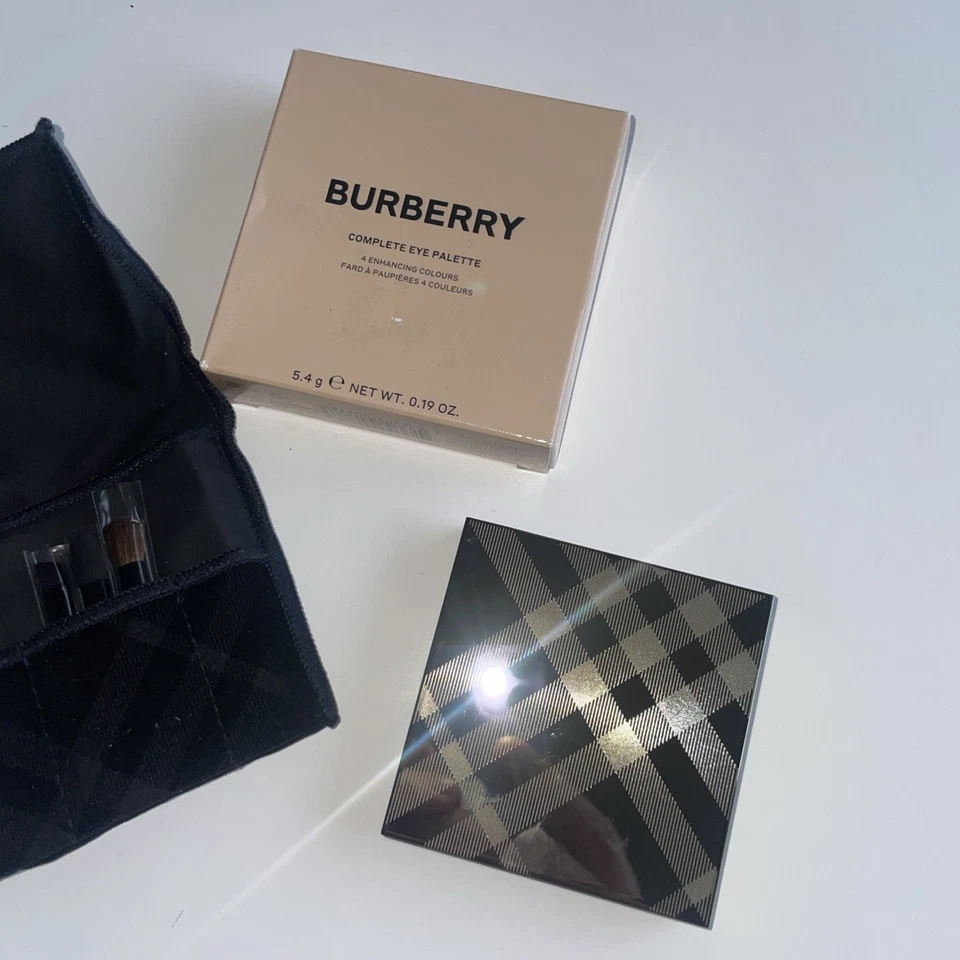 Burberry Complete Eye Palette 02 MOCHA BNIB FULL SIZE +TRAVEL POUCH  +FREE🎁🎁 - Image 3 of 4