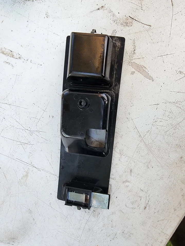 Chevrolet Impala SS 94 95 96 paso derecho PANEL DE PUERTA TRASERA Bandeja de cenizas Panel de bloqueo de ajuste  Foto 2 de 3