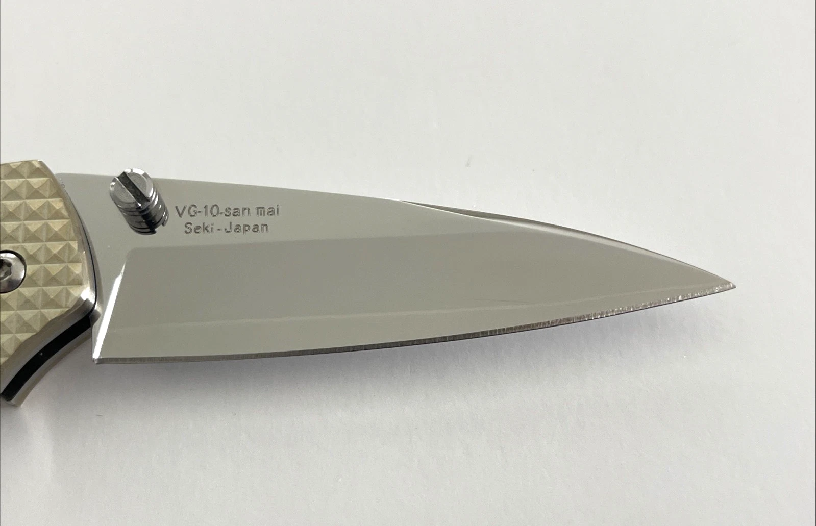 SOG CT-01 Facet Folding Knife VG-10 San Mai Carbon Fiber Handle Japan - product detail image 6
