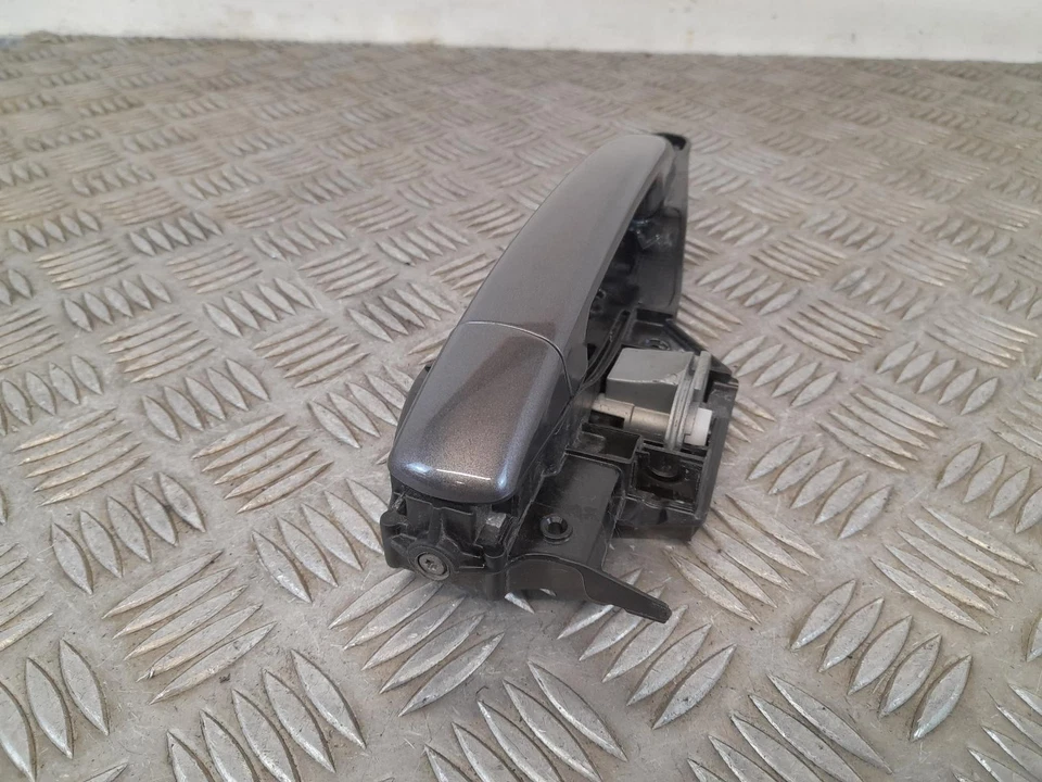 Ручка задней наружной двери для левого пассажира Peugeot 2008 Mk1 2013-2019 9672961180 - Изображение 2 из 4