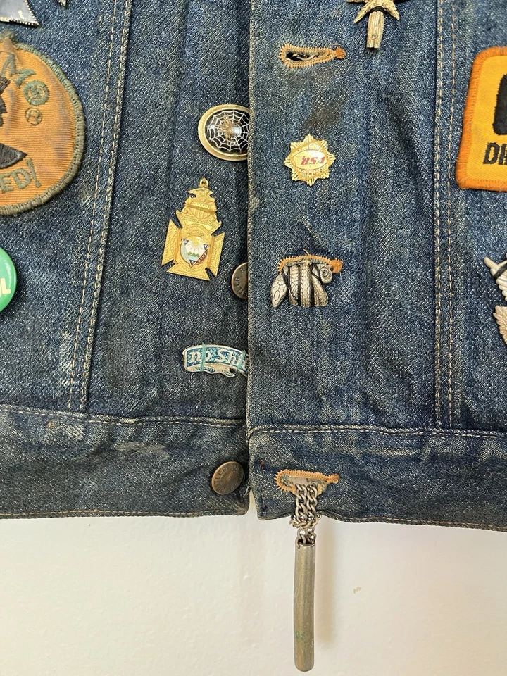 Chaleco Denim Rustler Vintage Años 70 Harley CAT Parches Prendedores Motociclista Grunge EE. UU. Foto 4 de 4