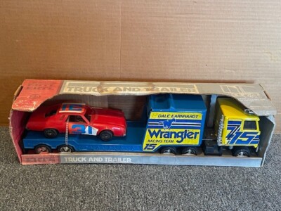 ERTL Dale Earnhardt Wrangler Racing Team Semi Tractor and Trailer, NIB, HTF!