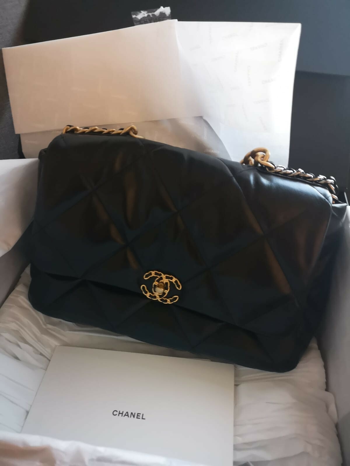 chanel 19 pattentasche