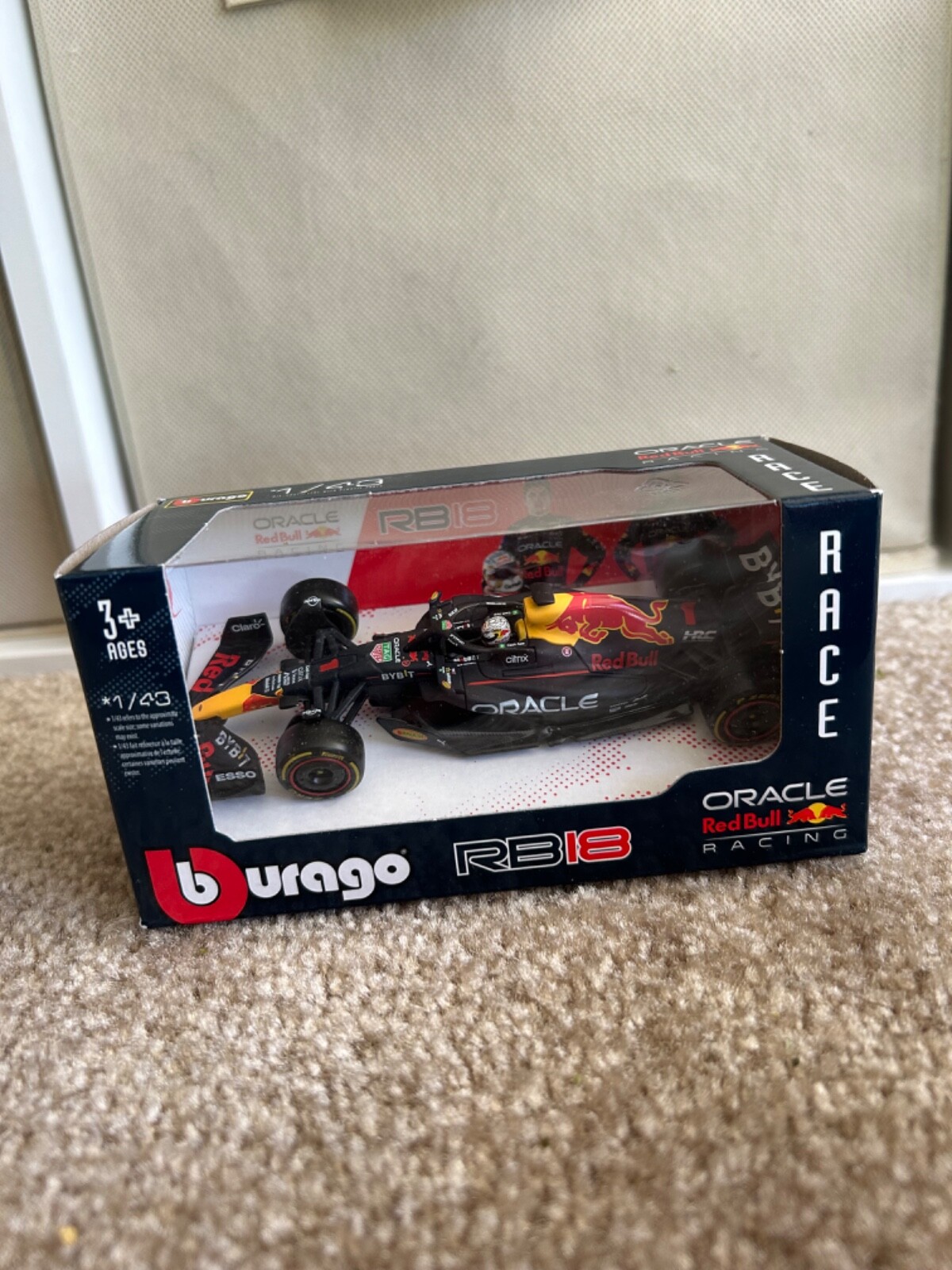 New Burago F1 Oracle Red Bull Racing RB18 / #1 Max Verstappen 1/43 Scale