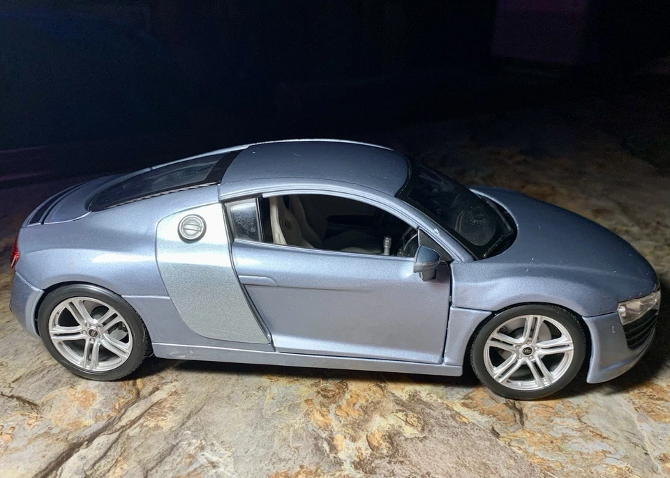 Maisto Audi R8 Edición Limitada Escala 1/18 Diecast Modelo Coche - Plateado Foto 3 de 4