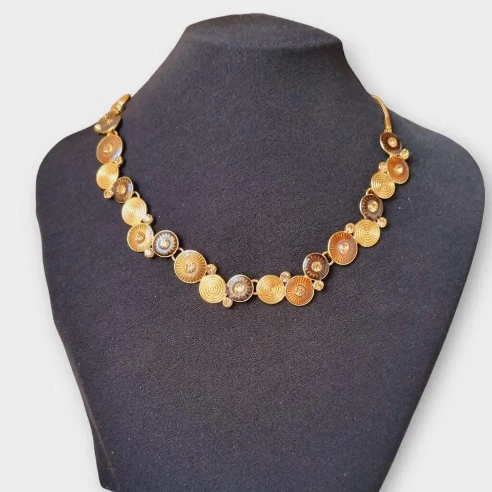 Collana dorata con smalto e strass da donna, collo marrone, - Immagine 4 di 4