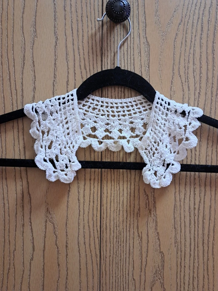 5 HAND CROCHETED COLLARS FOR DOLL MAKING NOT WASHED NO STAINS GREAT SHAPE! - Image 4 of 4