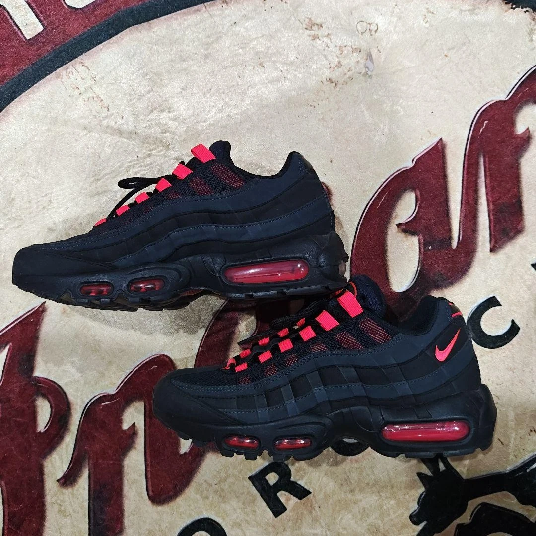 Nike Air Max 95 Black Laser Crimson for Sale | Authenticity