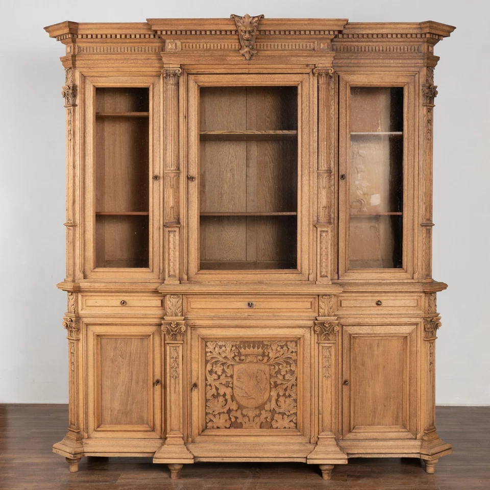 Vitrine estante de carvalho branqueado francês com prateleiras ajustáveis, por volta de 1890 - Imagem 3 de 4