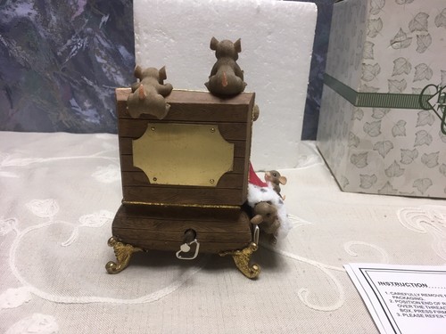Charming Tails YOU DESERVE THE ROYAL TREATMENT Music Box Special Ed. Figurine - Picture 9 of 13