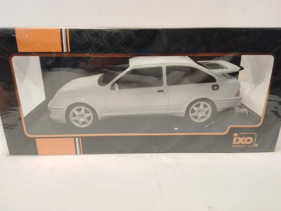 IXO Ford Escort RS Cosworth 1987 1/18 18CMC121.22 - Immagine 2 di 3