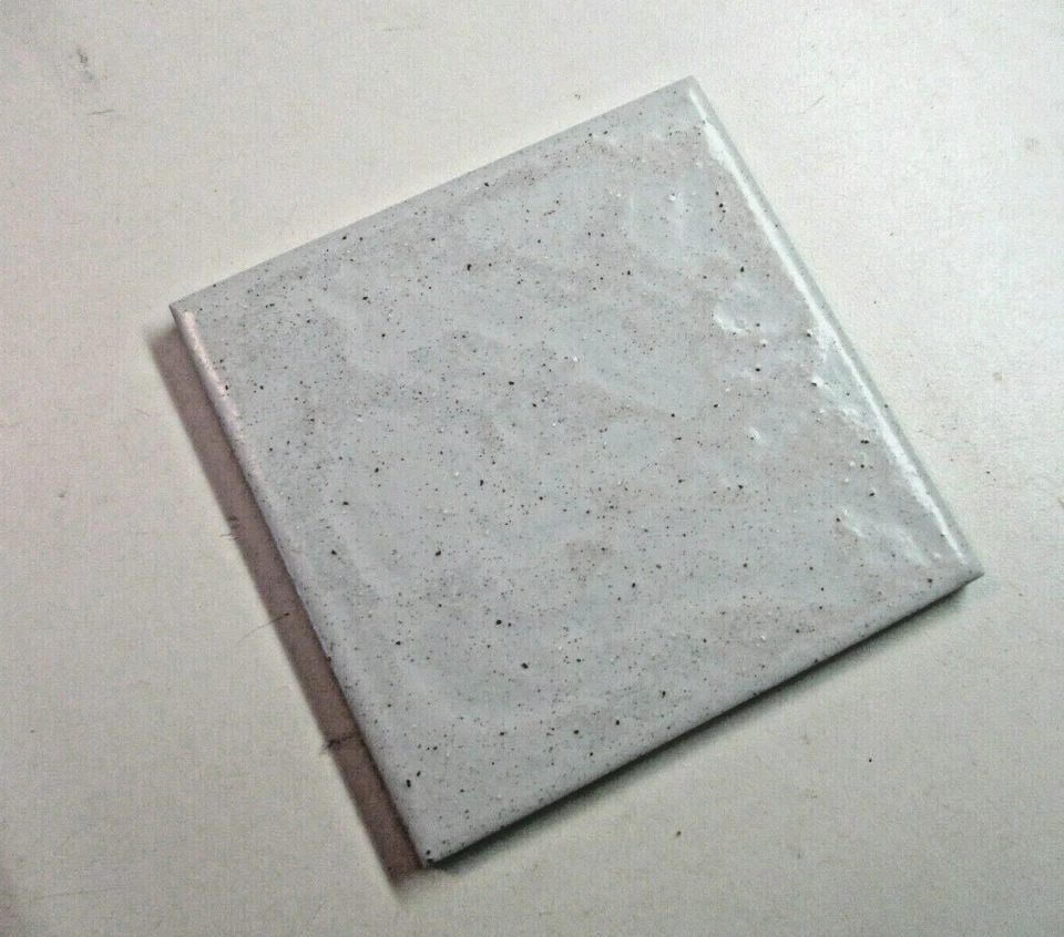 1 Azulejo Intercerámico 4-1/4"sq Marrón Satinado Motas en Pared Arrugada Gris Pálido MCM Foto 4 de 4