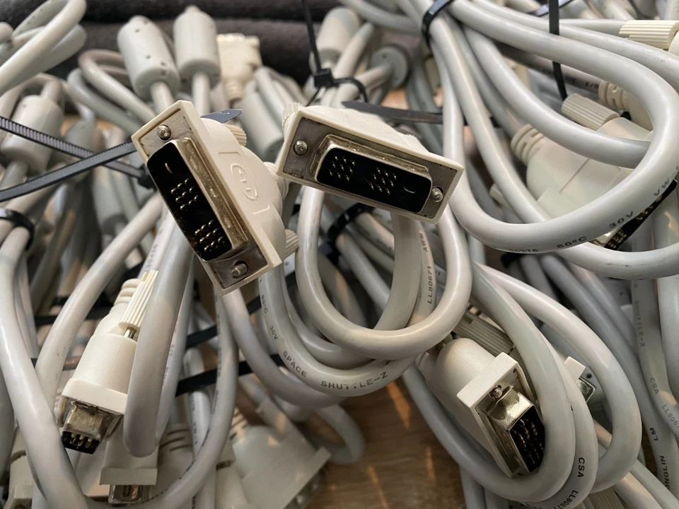 DVI-D Single-Link 18+1 Kabel 1,8 m • Ferrit • Behördenbestand • wie neu - Bild 2 von 4