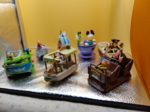 Disney die cast theme park ride toys Magic Kingdom world Pan Tea Cup Pirates +++ - Picture 3 of 16
