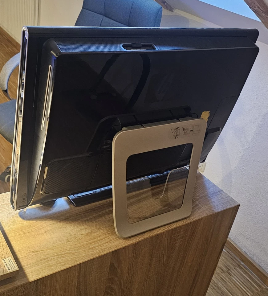 HP IQ800 INTEL CORE 2 TOUCHSMART - Image 2 of 4