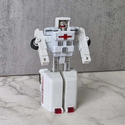 Rest-Q Ambulance Transformer MR15 Gobots 1983 Bandai Tonka Vintage Action Figure