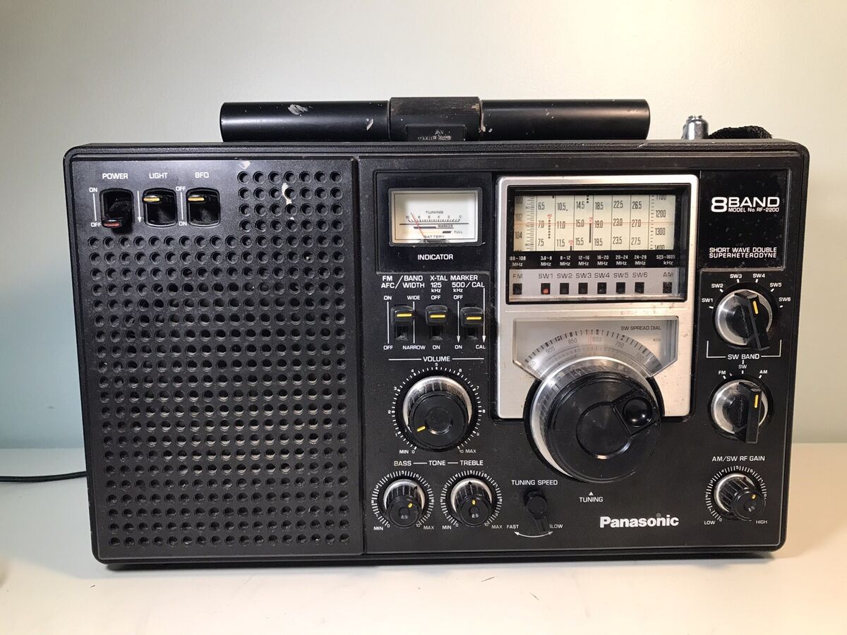 Vintage PANASONIC RF-2200 8 Band Short Wave Radio TESTED AM Vintage PANASONIC RF-2200 8 Band Short Wave Radio TESTED AM