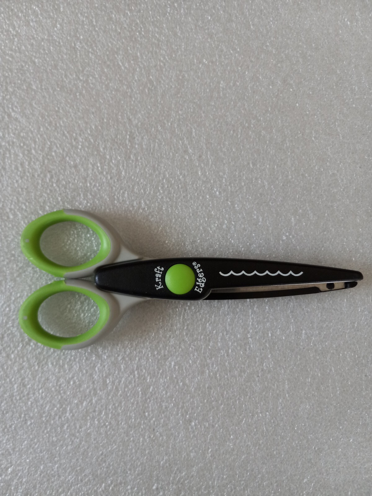 Kraft Scissors KE 24 Mini Scallop Edger for Scrapbooking Cards and Paper Crafts-image