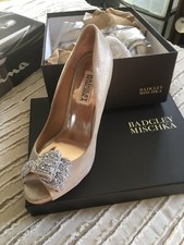 Badgkey Mischka embellished shoes size 8