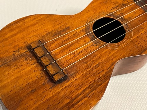Vintage Early 1900s Hawaiian Made TABU Ukulele - Unbranded - Foto 3 di 19