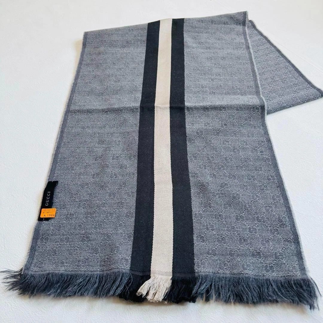 Étole foulard gris laine soie motif GUCCI GG 70,5x14,2 pouces