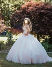 Quinceañera dress Ivory Size:8 only worn for pictures