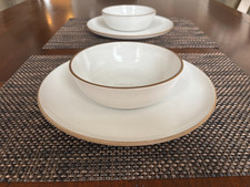 HEATH CERAMICS COUPE LINE DINNER PLATES AND BOWLS LOT OF 4