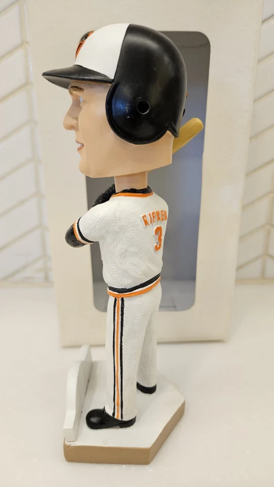 BILL RIPKEN BOBBLEHEAD Aberdeen IronBirds Baltimore Orioles cal Jr billy Foto 2 de 4