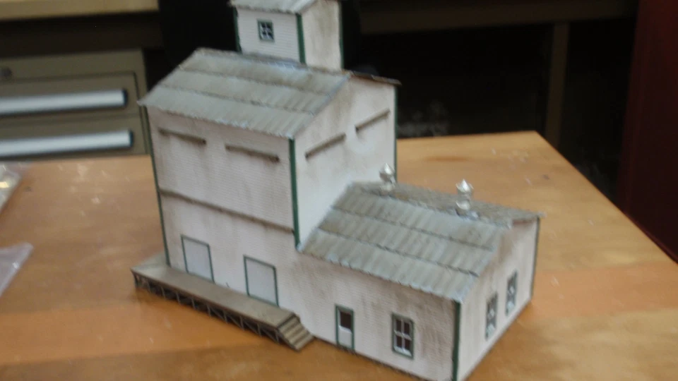 Built HO N. Hitzeman Feed Mill laser kit by American Model Builders - Image 2 of 4