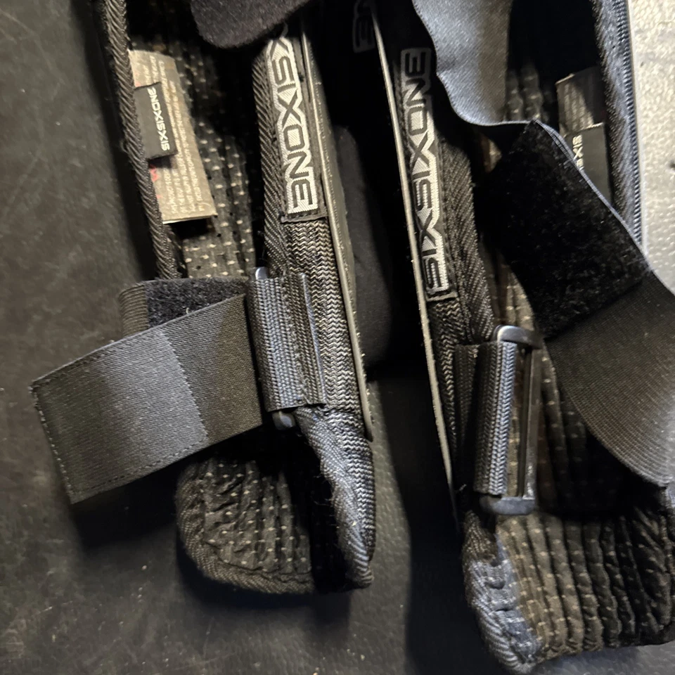 Six Six One Rodilleras y Espinilleras BMX Down Hill Off Road Mediano/Grande Foto 3 de 4