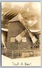 RPPC WATSONVILLE, CA 1910 APPLE SHOW WIND MILL MADE OF APPLES PHOTO POSTCARD P54