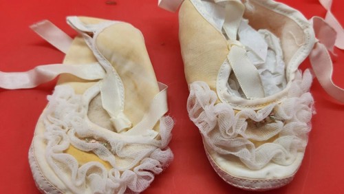 Vintage Baby Booties White Ruffles - Picture 3 of 5