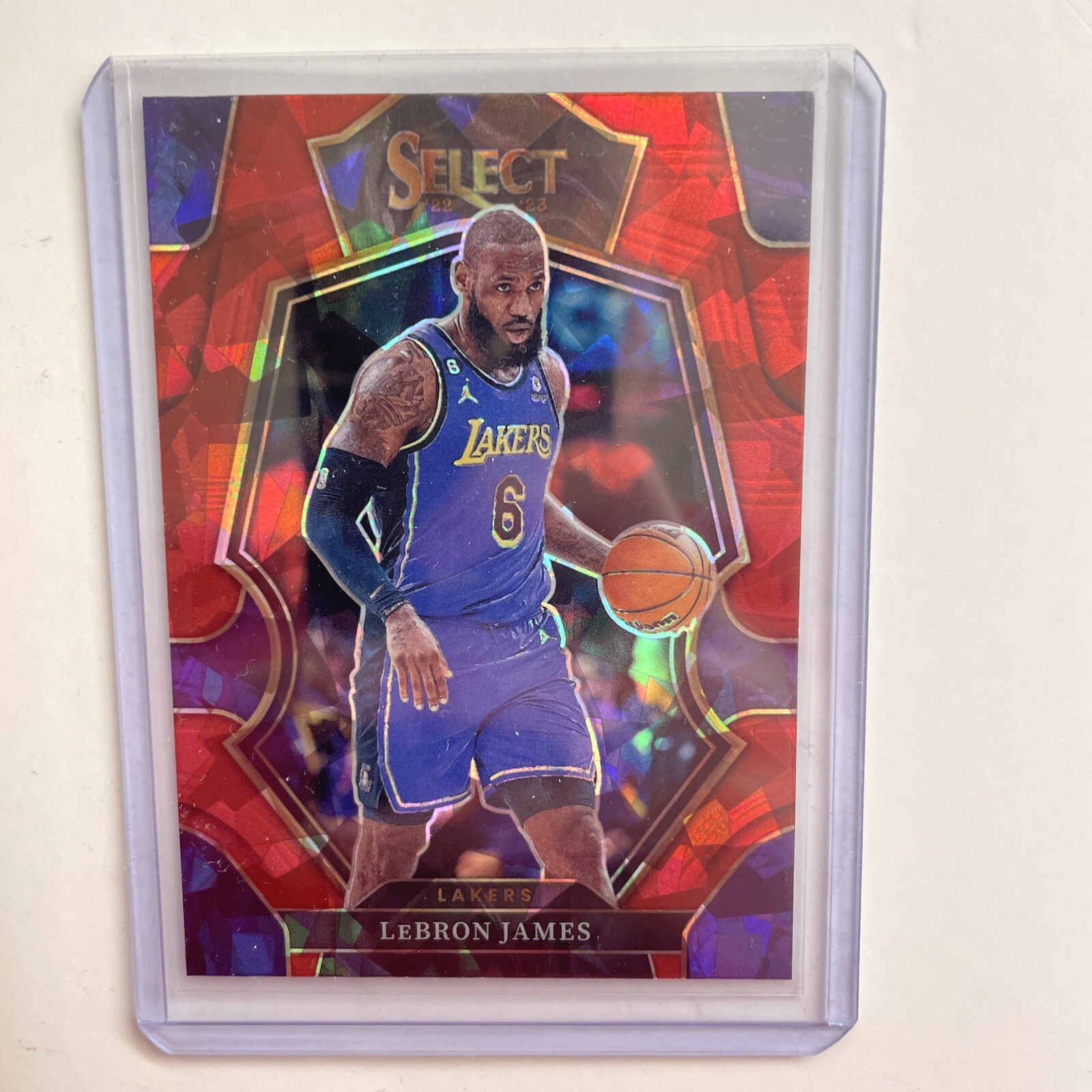 2022-23 Panini Select #126 LeBron James Red Cracked Ice Prizms