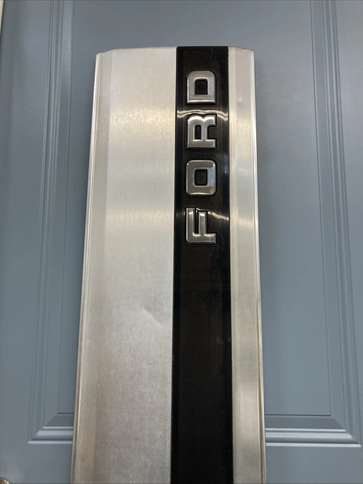 92-96 FORD F150 F250 F350 TAILGATE TRIM PANEL OBS FORD F150 F250 TAILGATE TRIM Foto 2 de 4