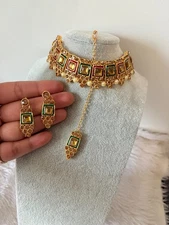 Indian Bollywood Style Gold Plated Choker Necklace With Earrings and tikka