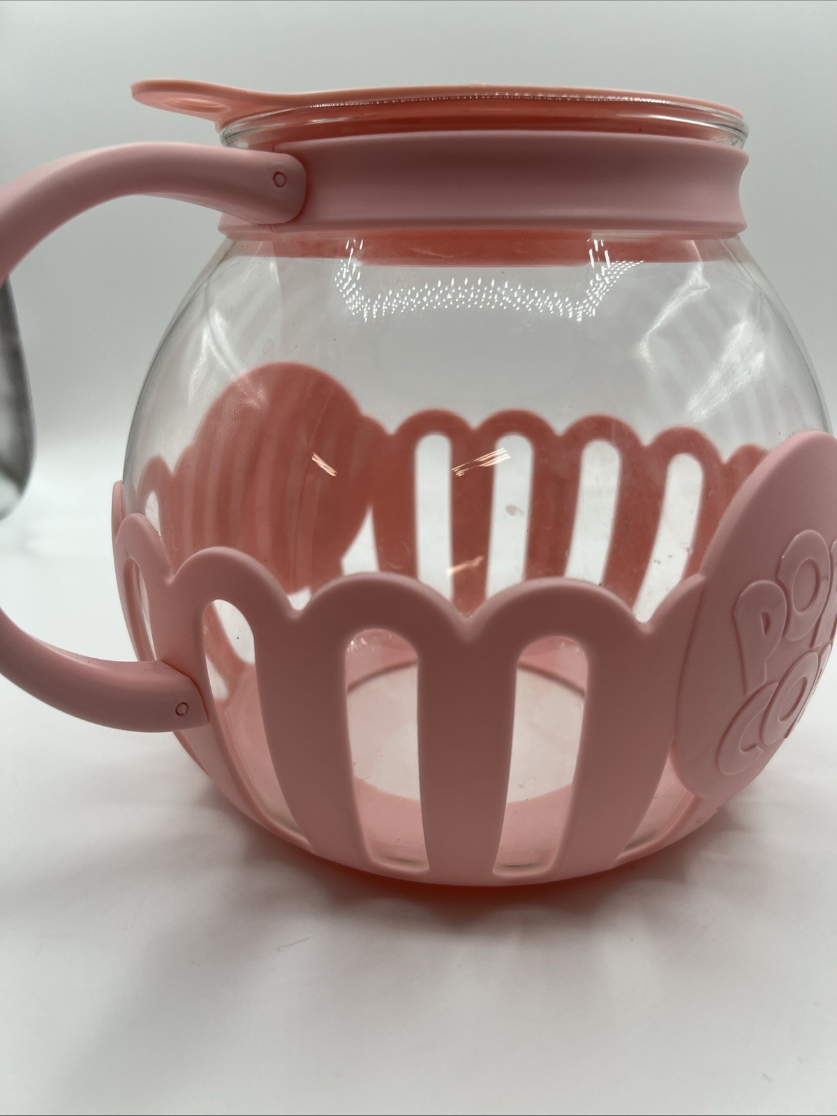 Paris Hilton Microwave Popcorn Popper, Dishwasher Safe, 3.3-Quart, Pink, New