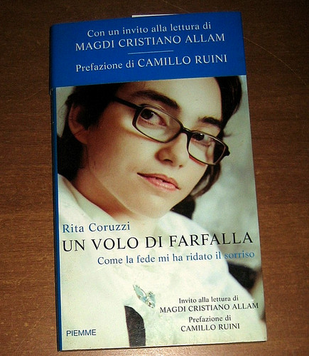 BUCH Ein Schmetterlingsflug Rita Coruzzi - Vorwort Ruini Allam Ediz. Piemme 2012