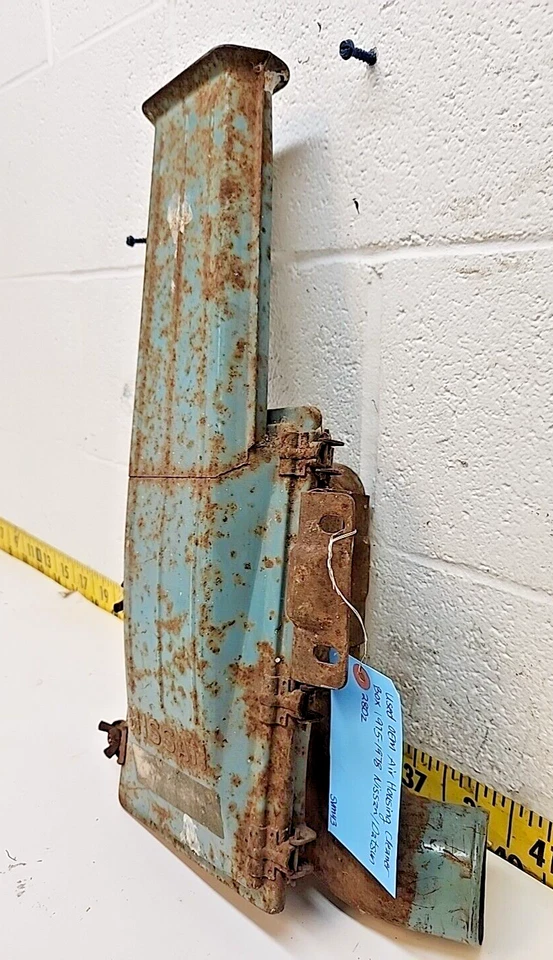 Caja limpiadora de carcasa de aire azul Nissan/Datsun 280Z (SVM43) 1975-1978 FABRICANTE DE EQUIPOS ORIGINALES usada Foto 3 de 4