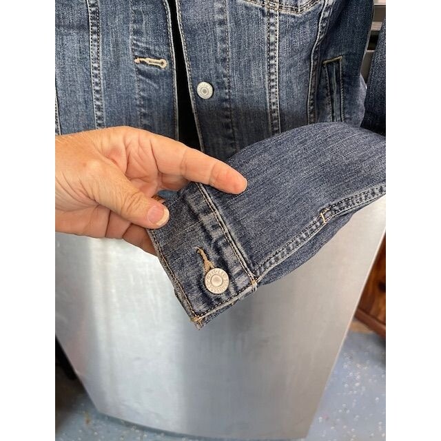 Levi Strauss & Co. Women's Denim Jacket Size S - Classic Style Lightweight thumbnail 10