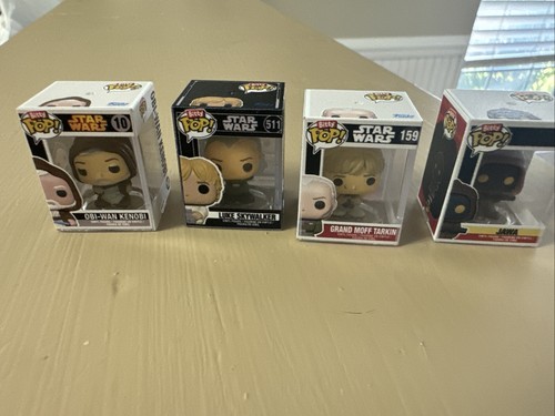 Funko Bitty Pop! SW - Luke 4pkE une mini figurine mystérieuse surprise - 0,9 pouces (2,2 cm) - Star Wars de collection - Étagère d'exposition empilable incluse - Idée cadeau - Sacs Party Stocking Funko Bitty Pop! SW - Luke 4pkE une mini figurine mystérieuse surprise - 0,9 pouces (2,2 cm) - Star Wars de collection - Étagère d'exposition empilable incluse - Idée cadeau - Sacs Party Stocking