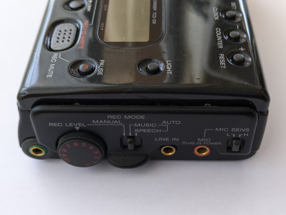 SONY デジタルオーディオテープレコーダー TCD-D8 s-l1200.jpg