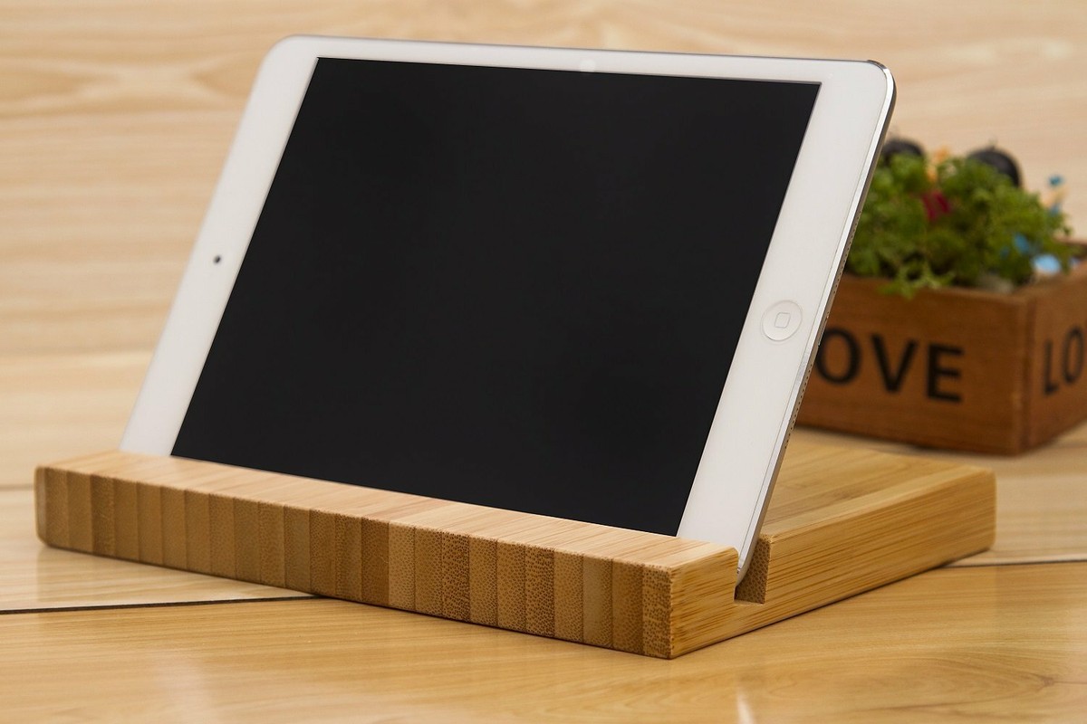 その他 Grovemade Wood iPad Stand Maple Wood iPad Stands | Grovemade®