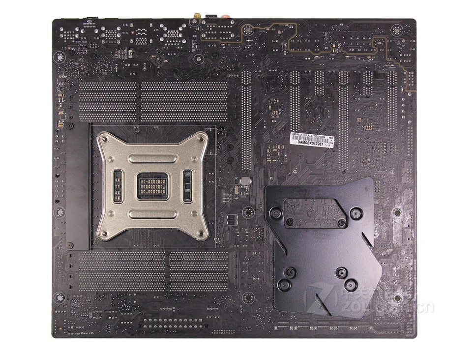 ASUS Rampage IV Black Edition Motherboard Intel DDR3 LGA 2011 E-ATX w/ IO Shield - Image 2 of 4