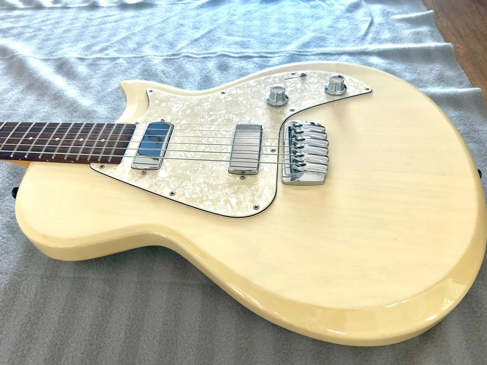 Taylor SB1-X Solid Body Electric Guitar w/ Hard Case – 2007 – EXCELLENT! - Image 3 of 4