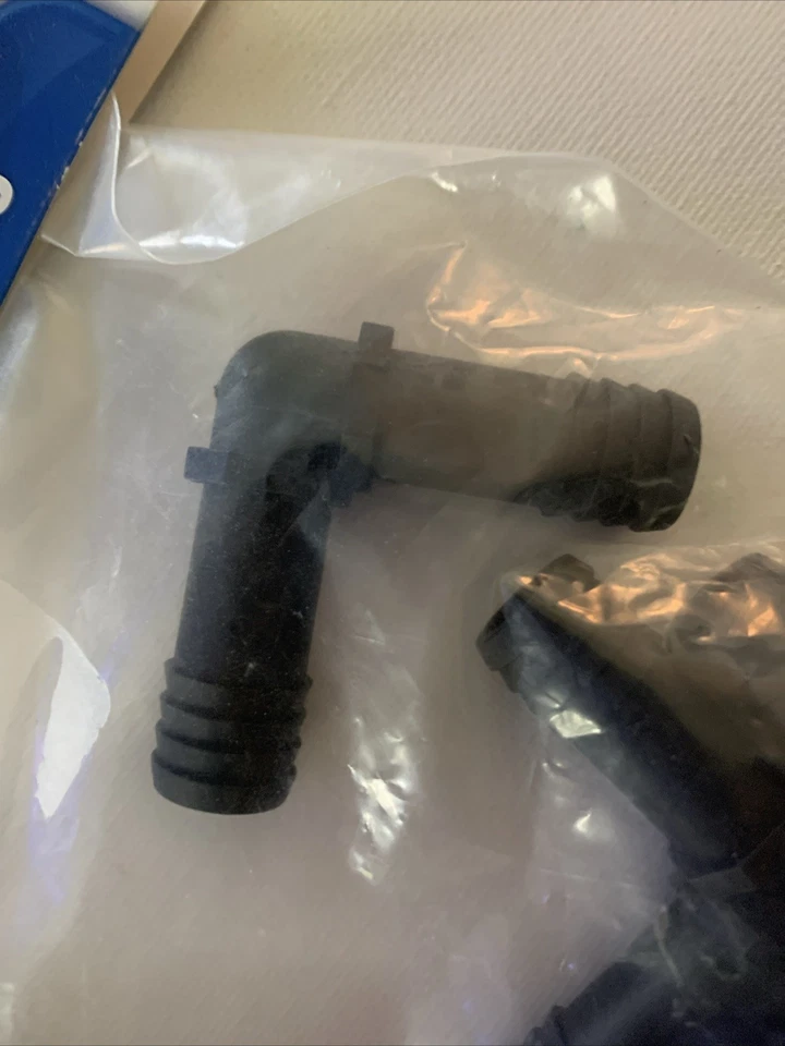 10 pc Hydro Flow 1/2” Barbed 90 Degree Elbow Connectors Irrigation Fittings NEW - Image 2 of 4