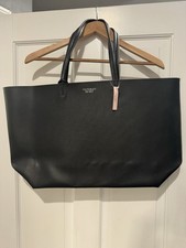 Victoria's Secret Large Black Tote. Chic, sophisticated, smart looking, neat