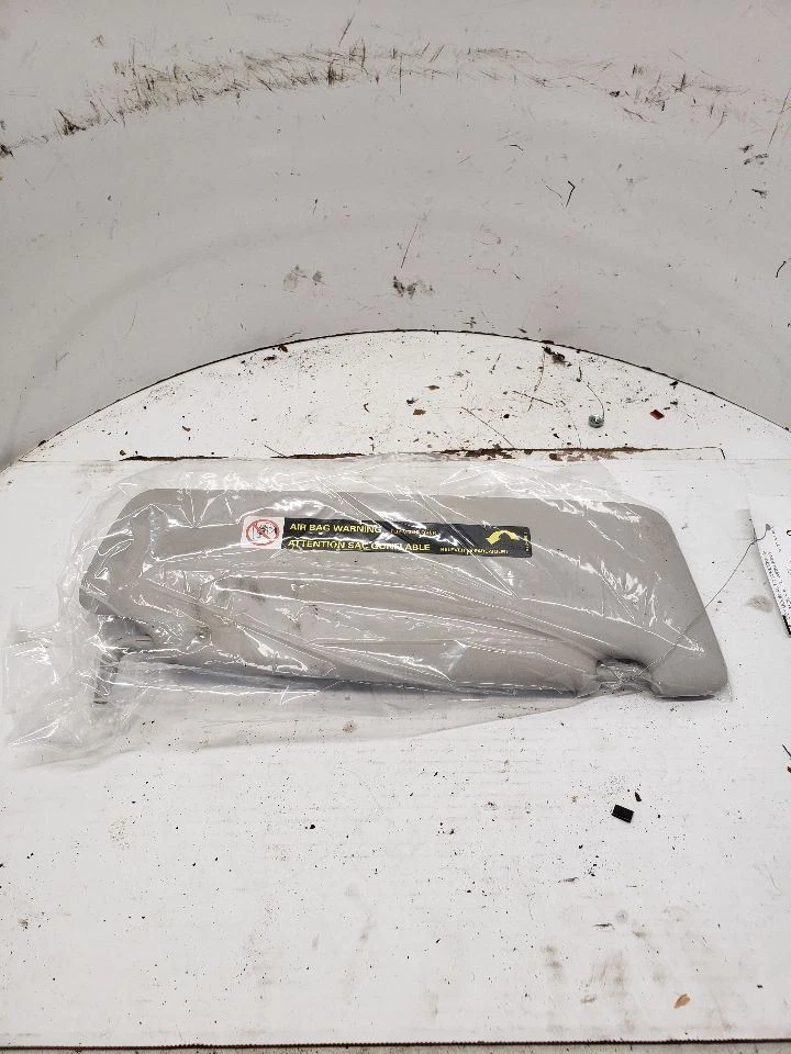 Солнцезащитный козырек для водителя седана без подсветки подходит для 02–08 AUDI A4 1406776 - Изображение 3 из 4