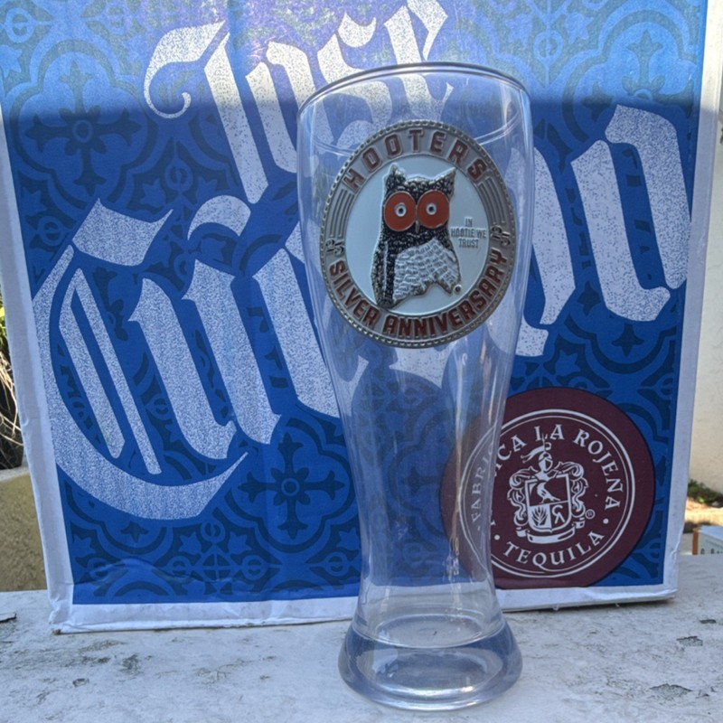 Hooters Silver Anniversary Clear Logo, Restaurants & Fast Food