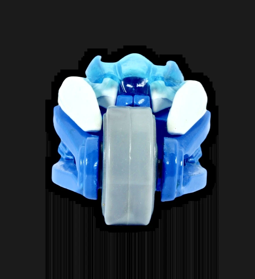 2013 Hot Wheels MAX STEEL MOTORCYCLE ~ Blue / White ~ HW Imagination # 59/250 - Image 3 of 4